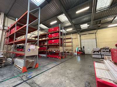 Loue local d'activité 1048m² divisible à Beaucouzé