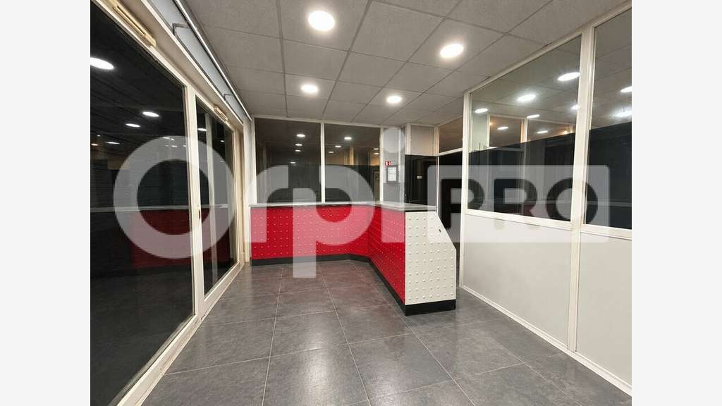 A louer local commercial 100m² Beauvais L'Avelon