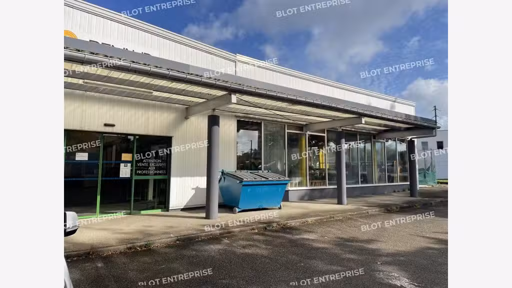 A louer locaux 1115m² belle visibilité à Brest