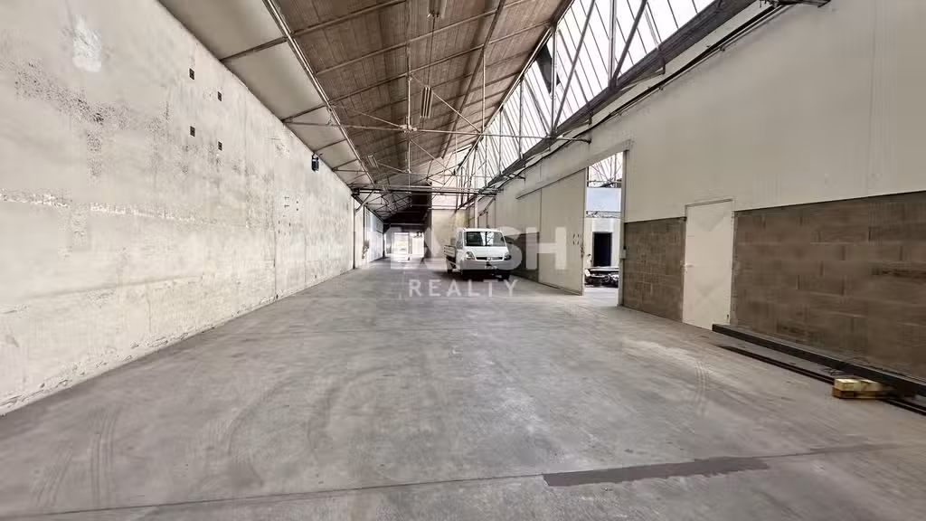 Local d'activités 608m² à Belleville en Beaujolais