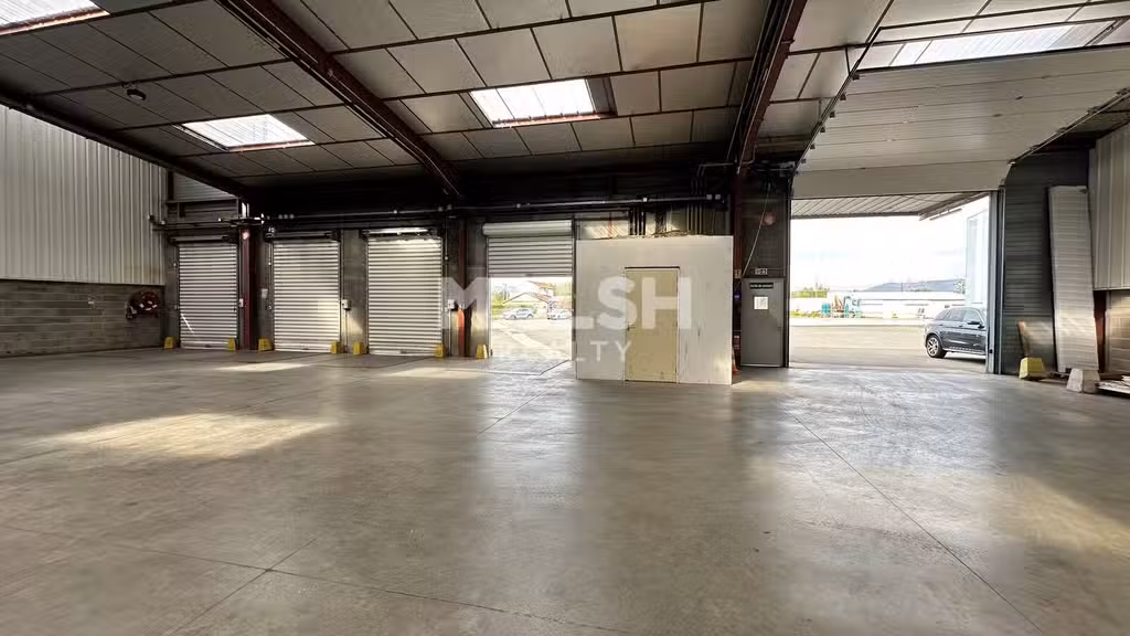 Local d'activités 608m² à Belleville en Beaujolais