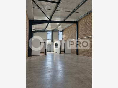 Local d'activité 196m² à louer  Beychac-et-Caillau