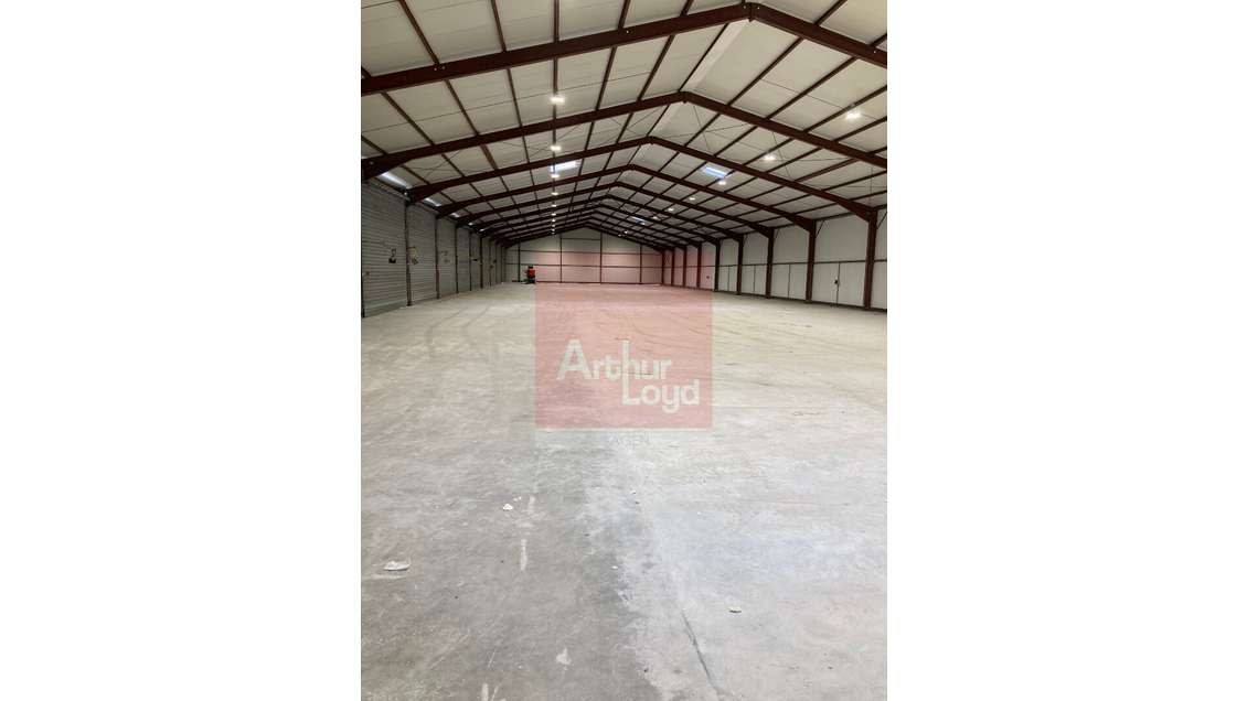 A louer local d'exception 1680m²  à Bon-Encontre