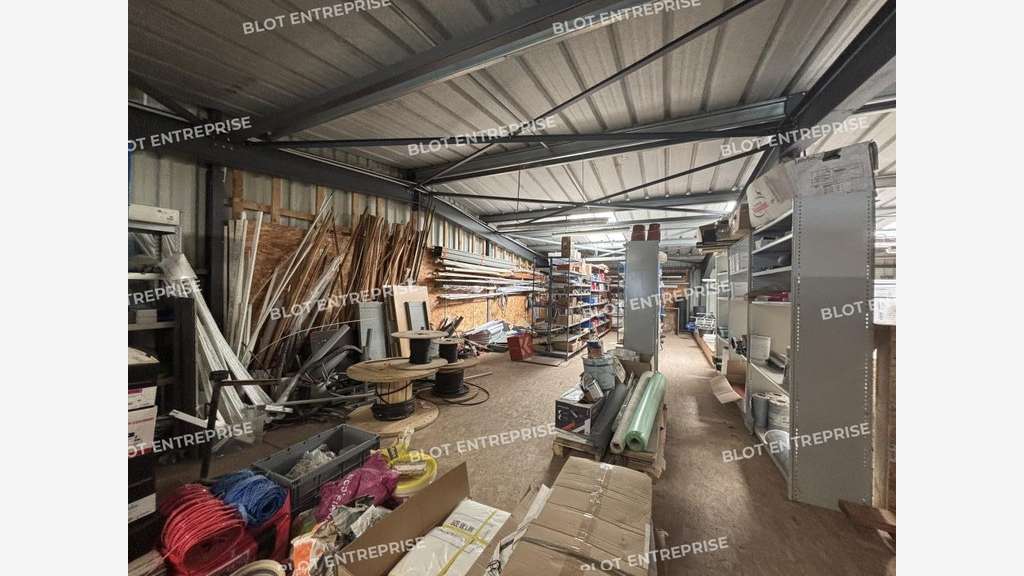 A louer locaux d'activités 462m² à Bouaye