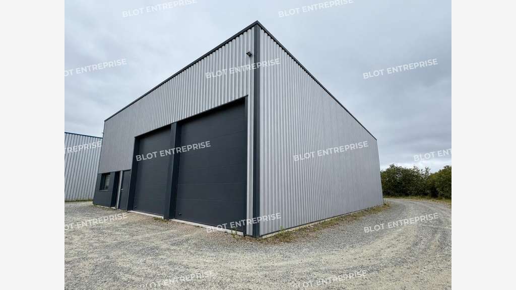 A louer locaux d'activités 462m² à Bouaye