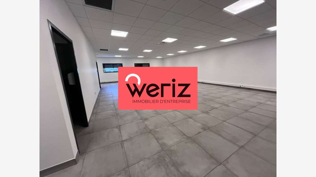 Location locaux d'activité 350m² à Bouc Bel Air