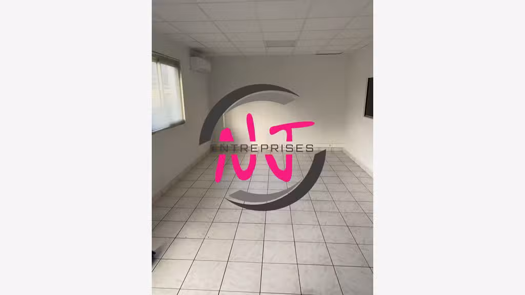 A louer local d'activité 132m² à Bouchemaine