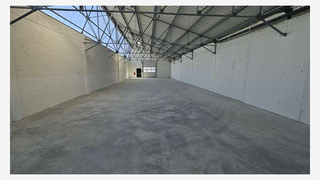 A louer local d'activité 290m² Brest Eau Blanche