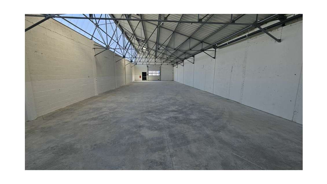 A louer local d'activité 290m² Brest Eau Blanche