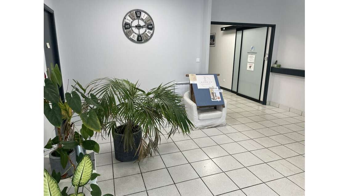 A louer local 205m² sur axe passant à Brest Port