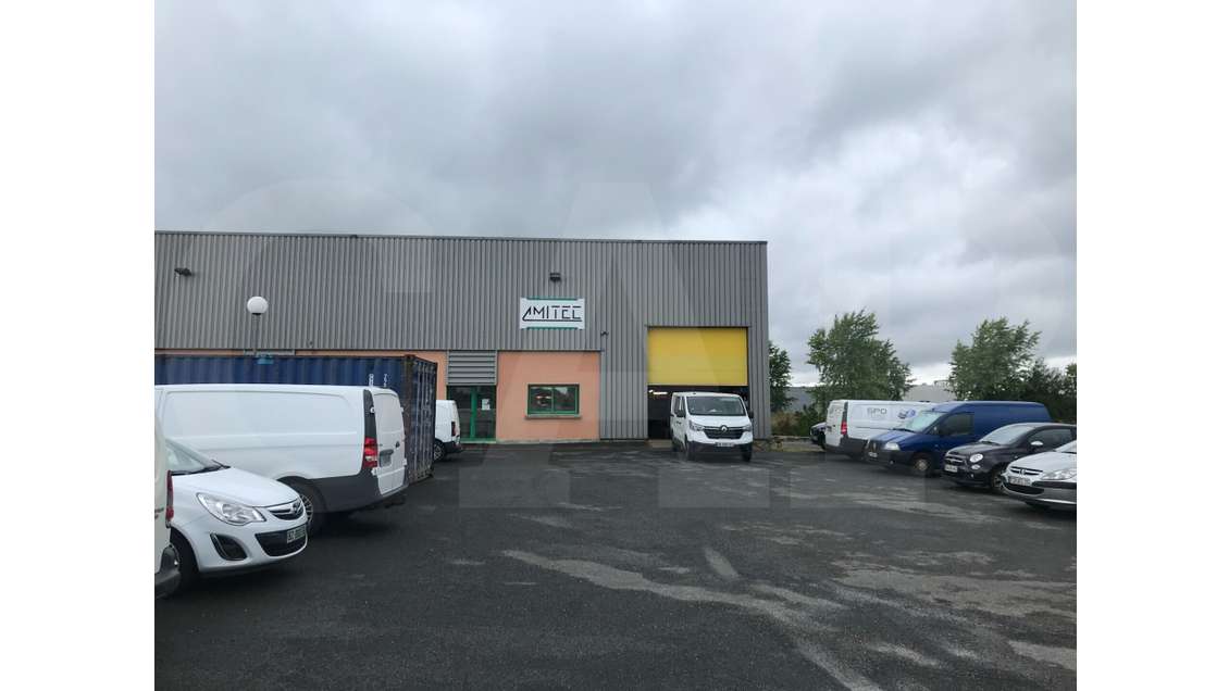 A louer local 342m² ZA La Nouette Montfort-sur-Meu