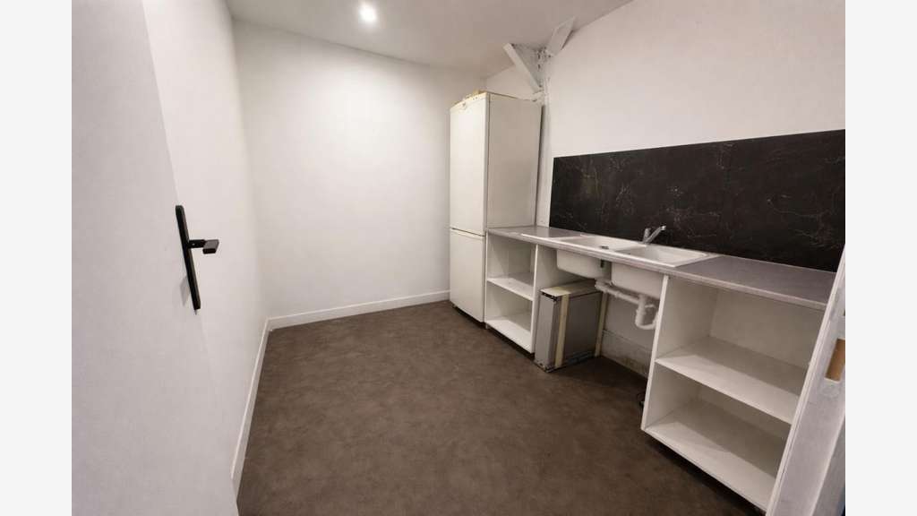 Location local d'activité 138m² Brie-Comte-Robert