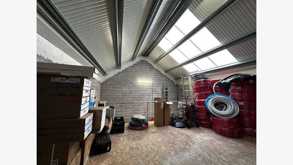 Location local d'activité 138m² Brie-Comte-Robert