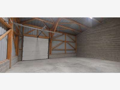 Local d'activité 135m² à louer en ZA à Brissac