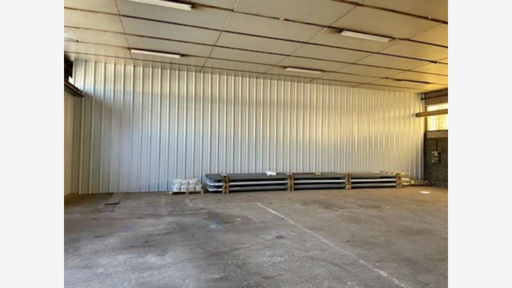 Local d'activité 273m² à louer Brive Ouest Varetz