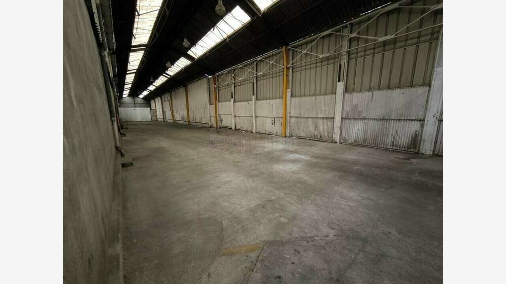 Local d'activité 3060m² à louer à Brive