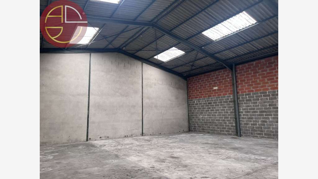 Location local 400m² Nord Est Toulouse Bruguières