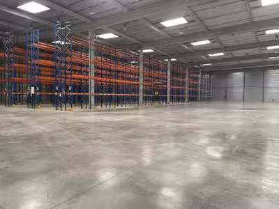 À louer entrepôt logistique 8762m² à Bussy-Lettrée