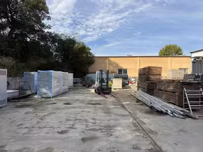 A louer local d'activité 180m² à Canohès