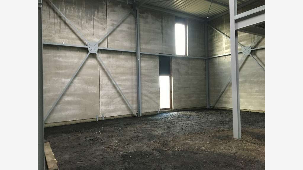 À louer locaux 302m² à Cappelle-en-Pévèle