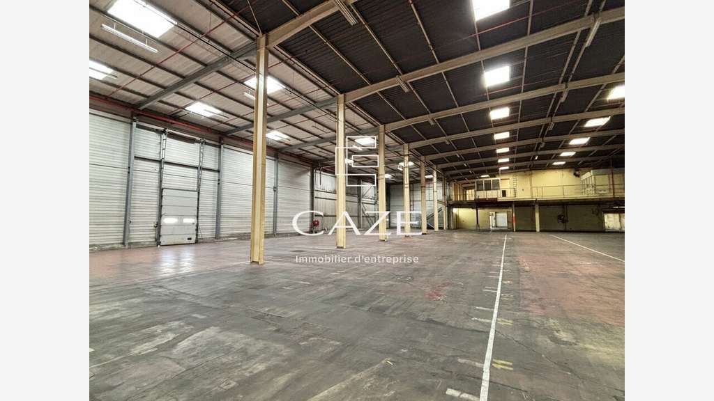 Entrepôt à louer sortie 43 proche A10 Carbon-Blanc