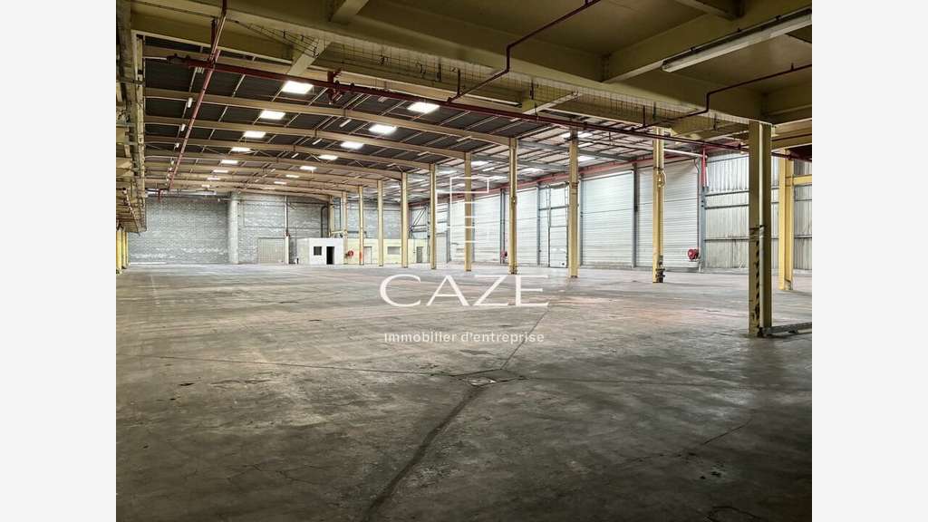 Entrepôt à louer sortie 43 proche A10 Carbon-Blanc