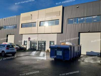 A louer locaux d'activités 1034m² à Carquefou