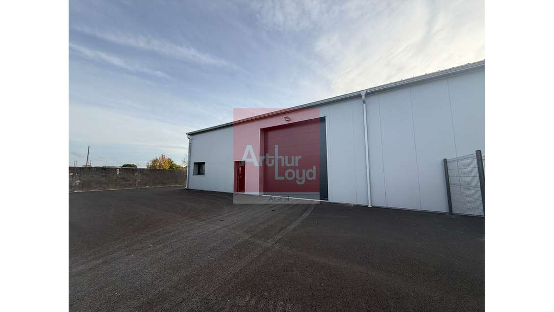 A louer local d'activité 247,67m² à Castelculier 