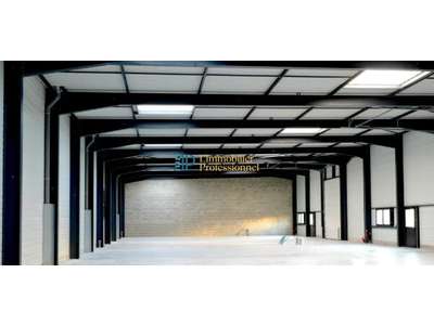 Location Locaux d'activités - Entrepôts à Caudan