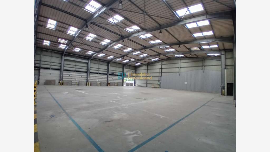 A louer local d'activité 1072m² ZI Châteaulin