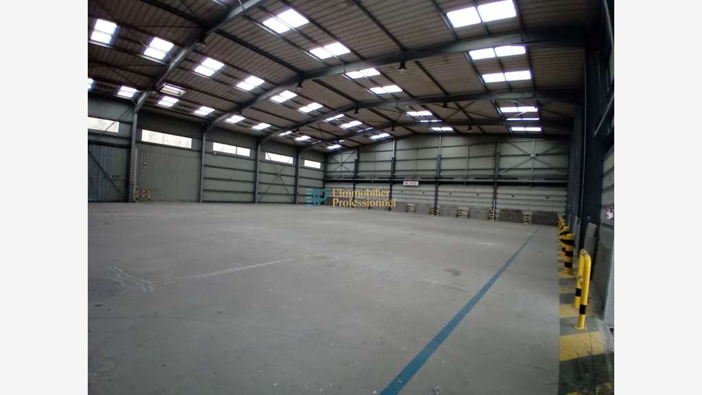 A louer local d'activité 1072m² ZI Châteaulin