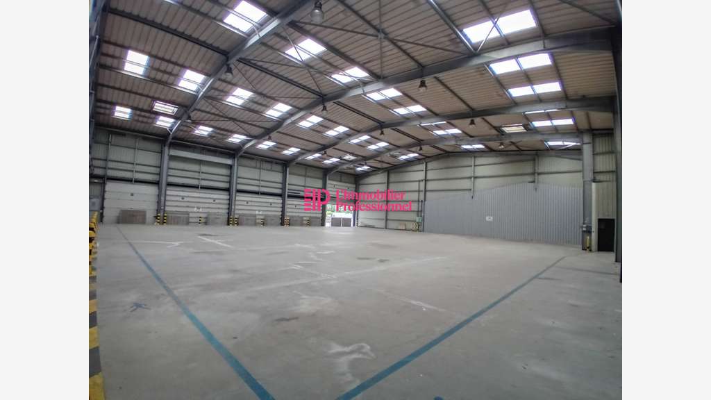 A louer local d'activité 1072m² ZI Châteaulin