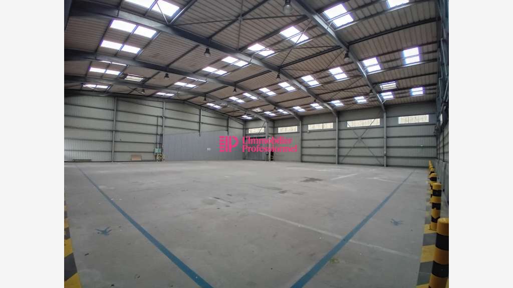 A louer local d'activité 1072m² ZI Châteaulin