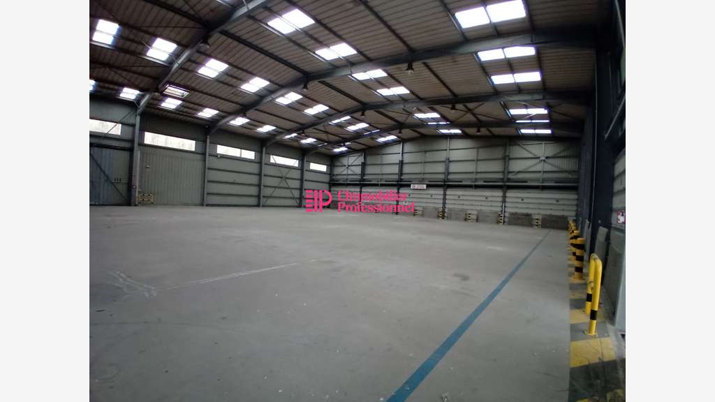 A louer local d'activité 1072m² ZI Châteaulin