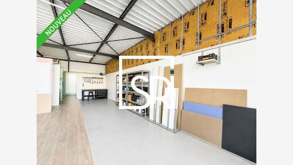 Entrepôt avec bureaux 134m² à Clermont Ferrand