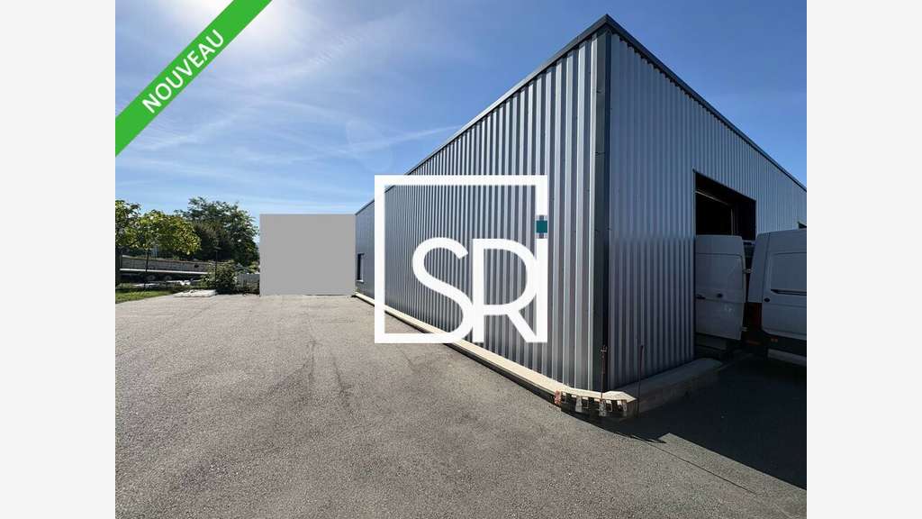 Entrepôt avec bureaux 134m² à Clermont Ferrand