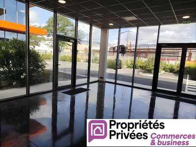 A louer local mixte avec showroom ZI En Jacca
