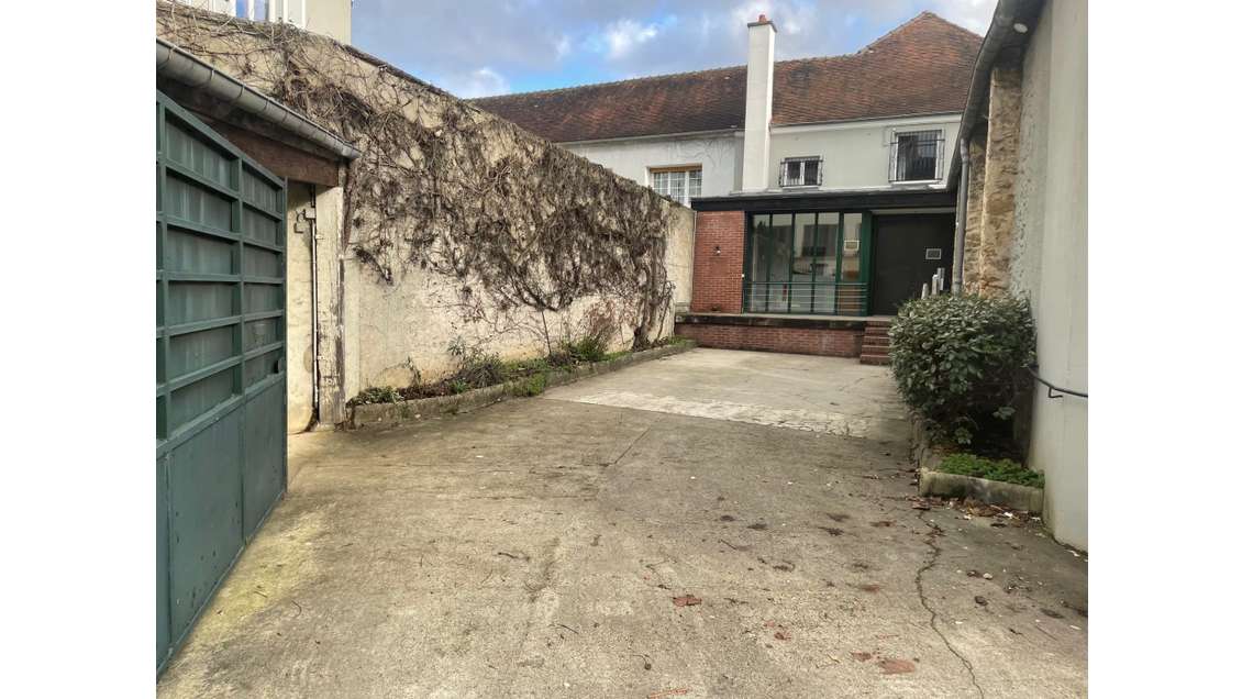 A louer local d'activité 380m² à Coulommiers