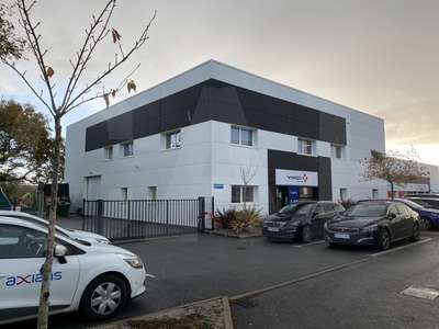 Location Locaux d'activités - Entrepôts à Crach