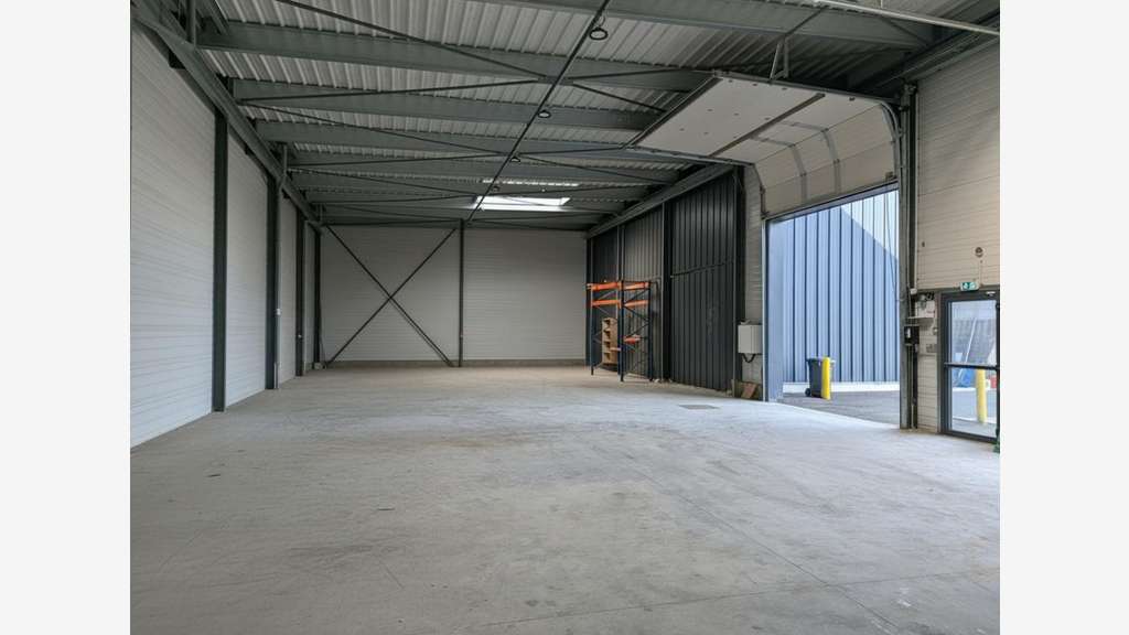 Entrepôt d'activité avec bureau Parc Alata Creil