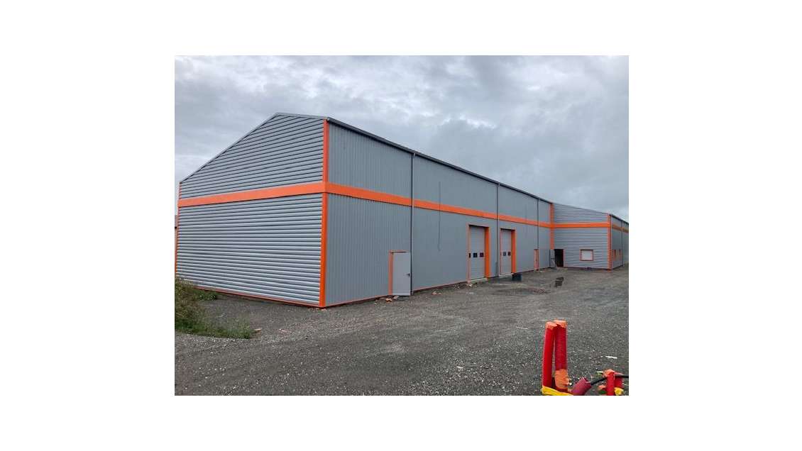 LOCAL D'ACTIVITE A LOUER A CREUZIER-LE-NEUF