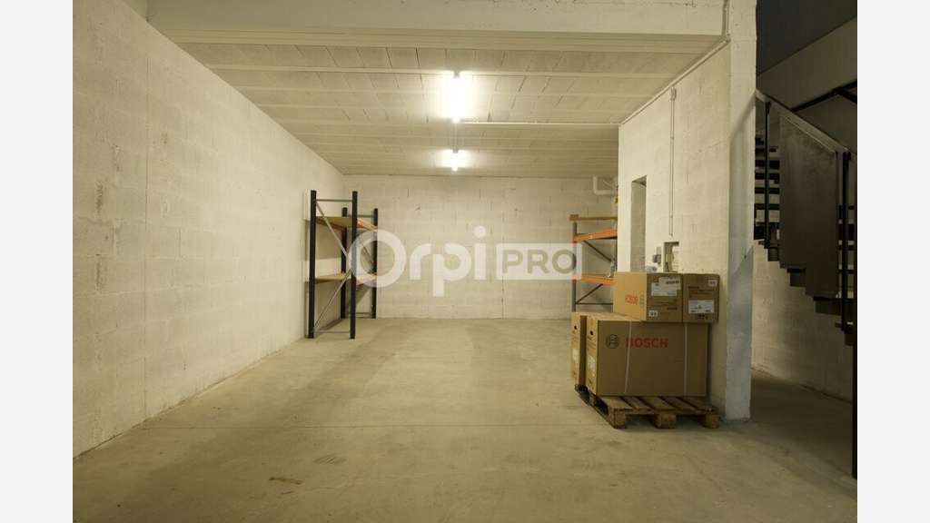 A louer local d'activité de 112m² à Vénissieux