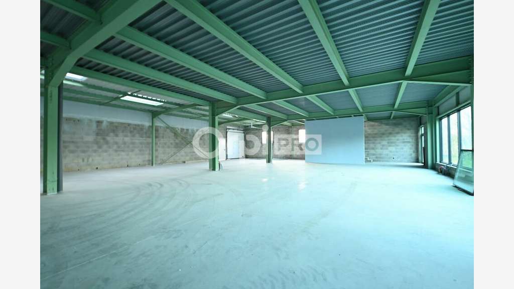 A louer local d'activité de 112m² à Vénissieux