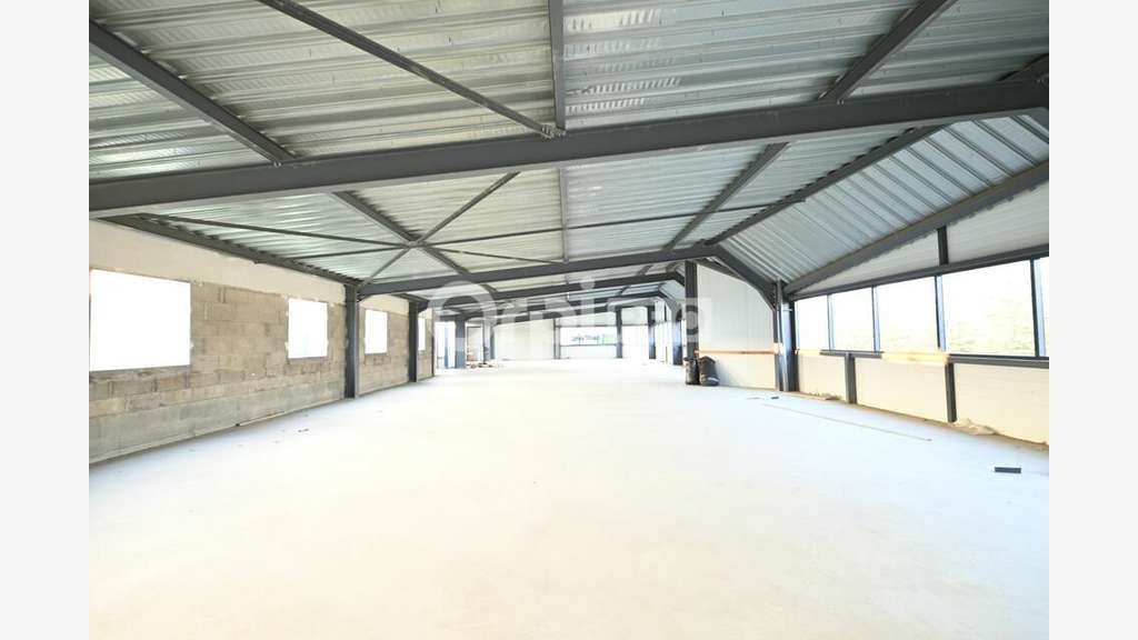 A louer local d'activité de 112m² à Vénissieux