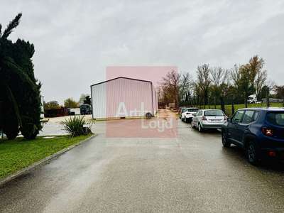 A louer local d'activité de 465m² à Boé