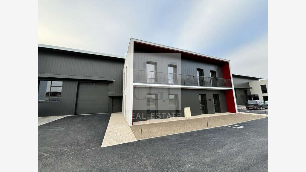 Local activité 1080m² à louer ZI Décines-Charpieu