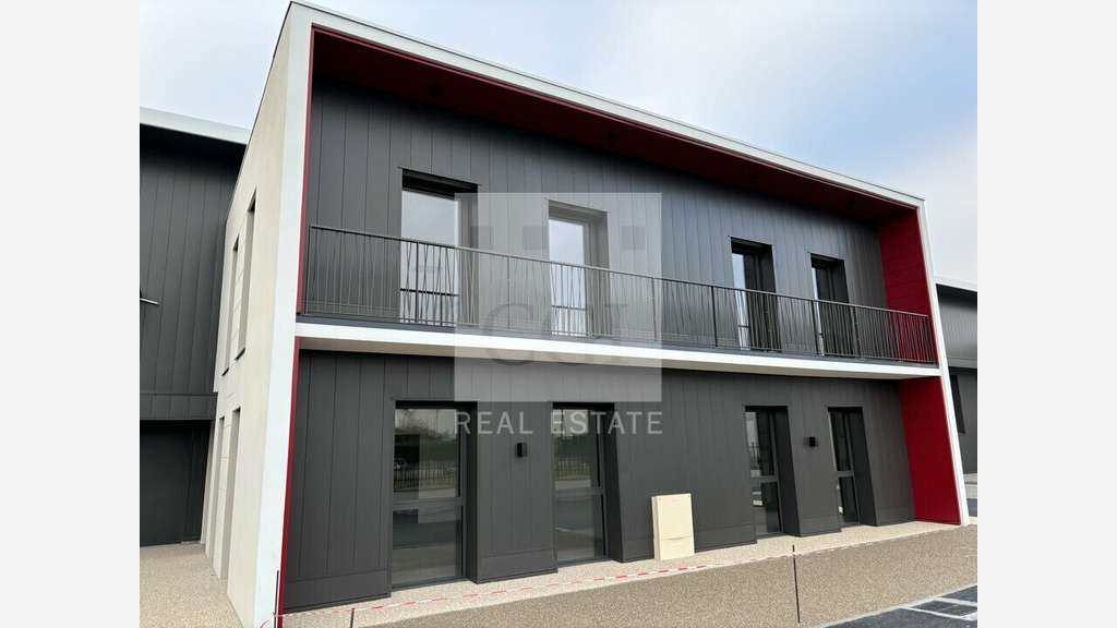 Local activité 1080m² à louer ZI Décines-Charpieu