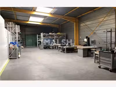 Local d'activités à louer 1160m² Décines-Charpieu