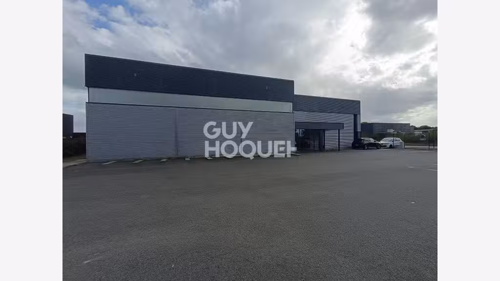 A louer local d'activité zone des Alleux Taden
