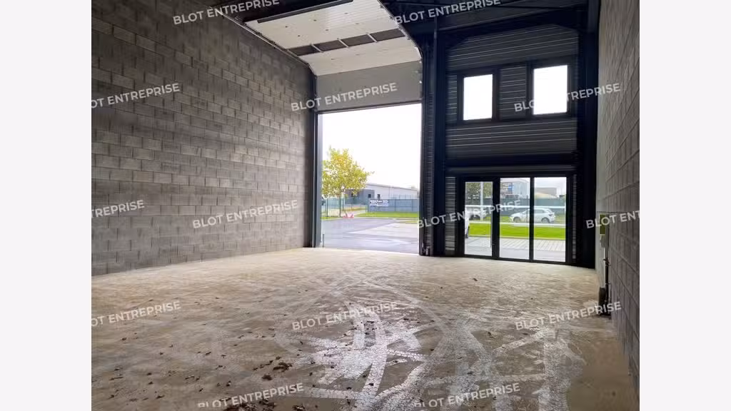 A louer locaux d'activités 125m² ZA de Dinard